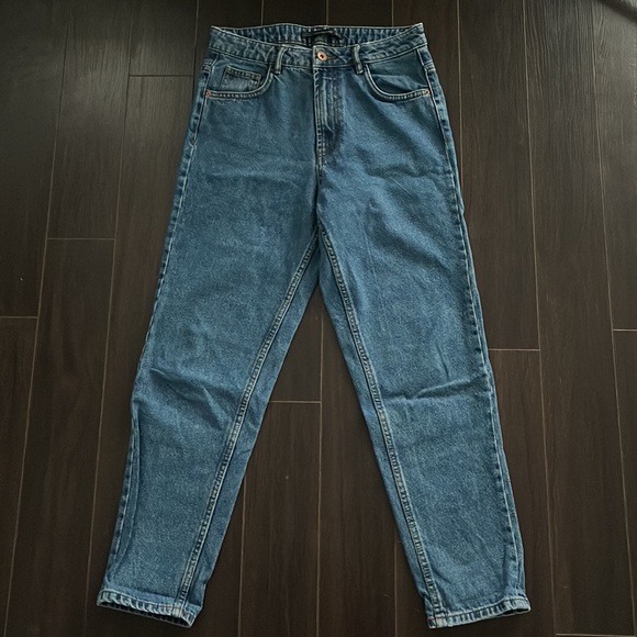 ZARA Medium wash Mom Jeans - Picture 2 of 8
